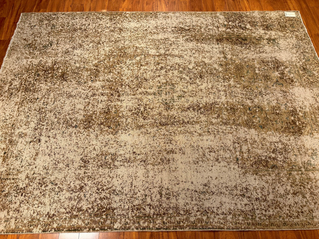 7'2"x10'7" Vintage, Transitional
