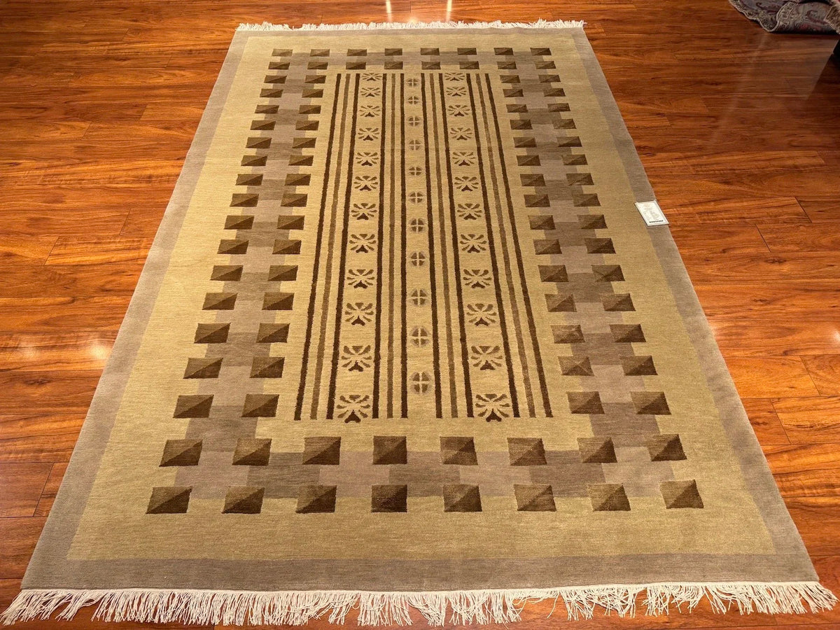 6'x9' Tibetan (Modern)