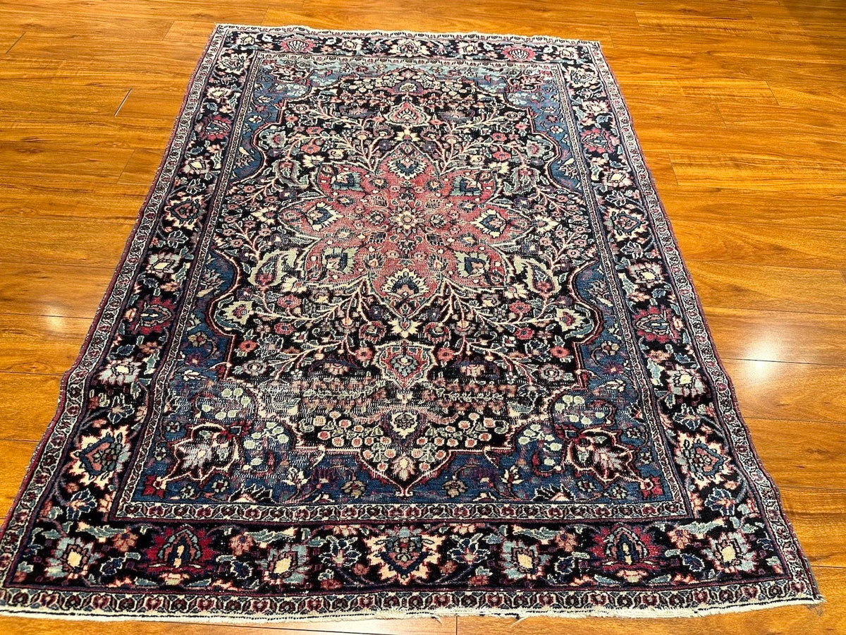 4'4"x6' Persian Mashad, Classic