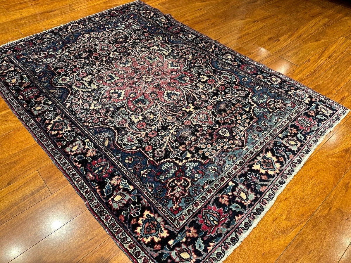 4'4"x6' Persian Mashad, Classic
