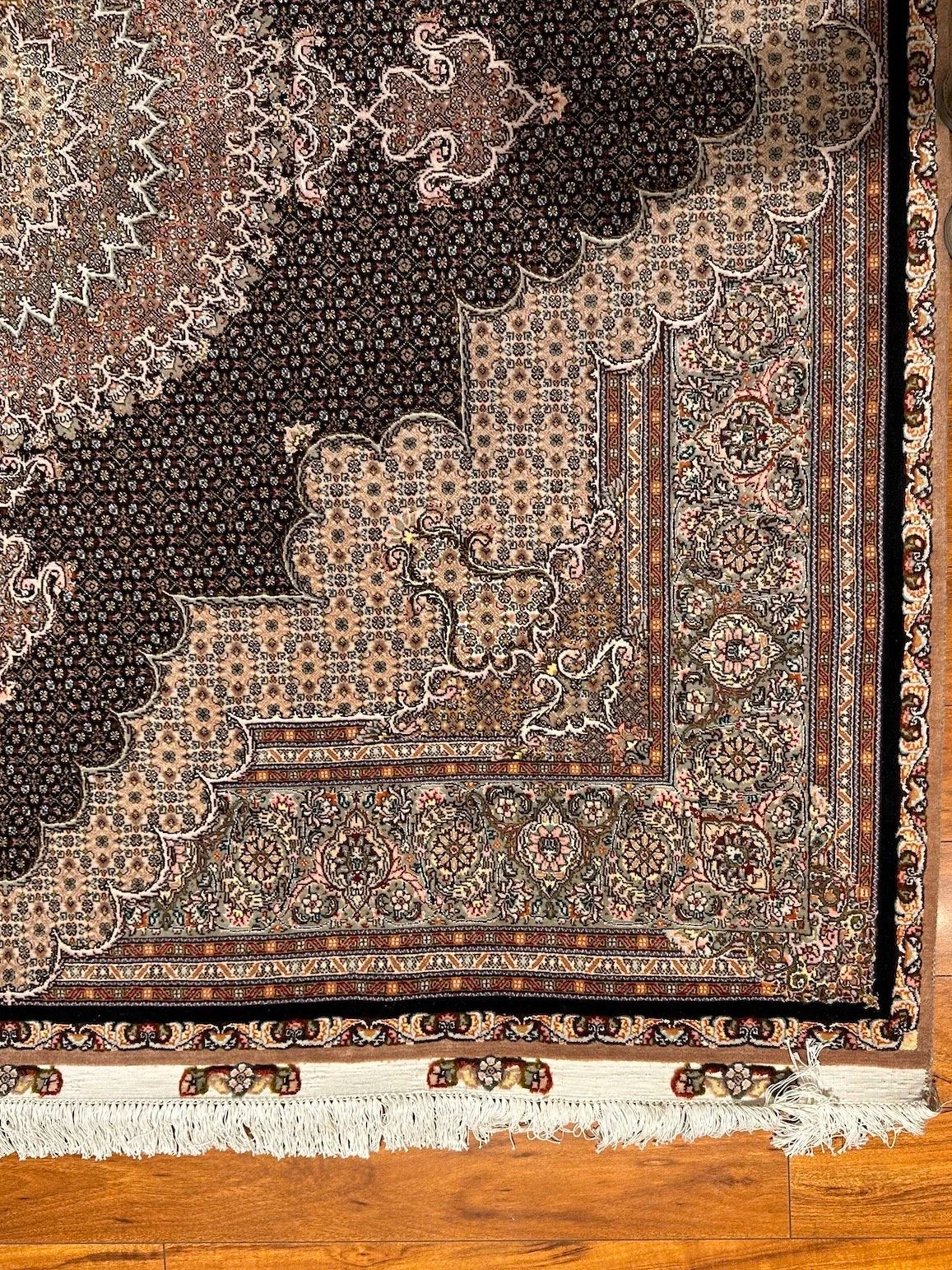6'6"x6'6" Tabriz, Classic