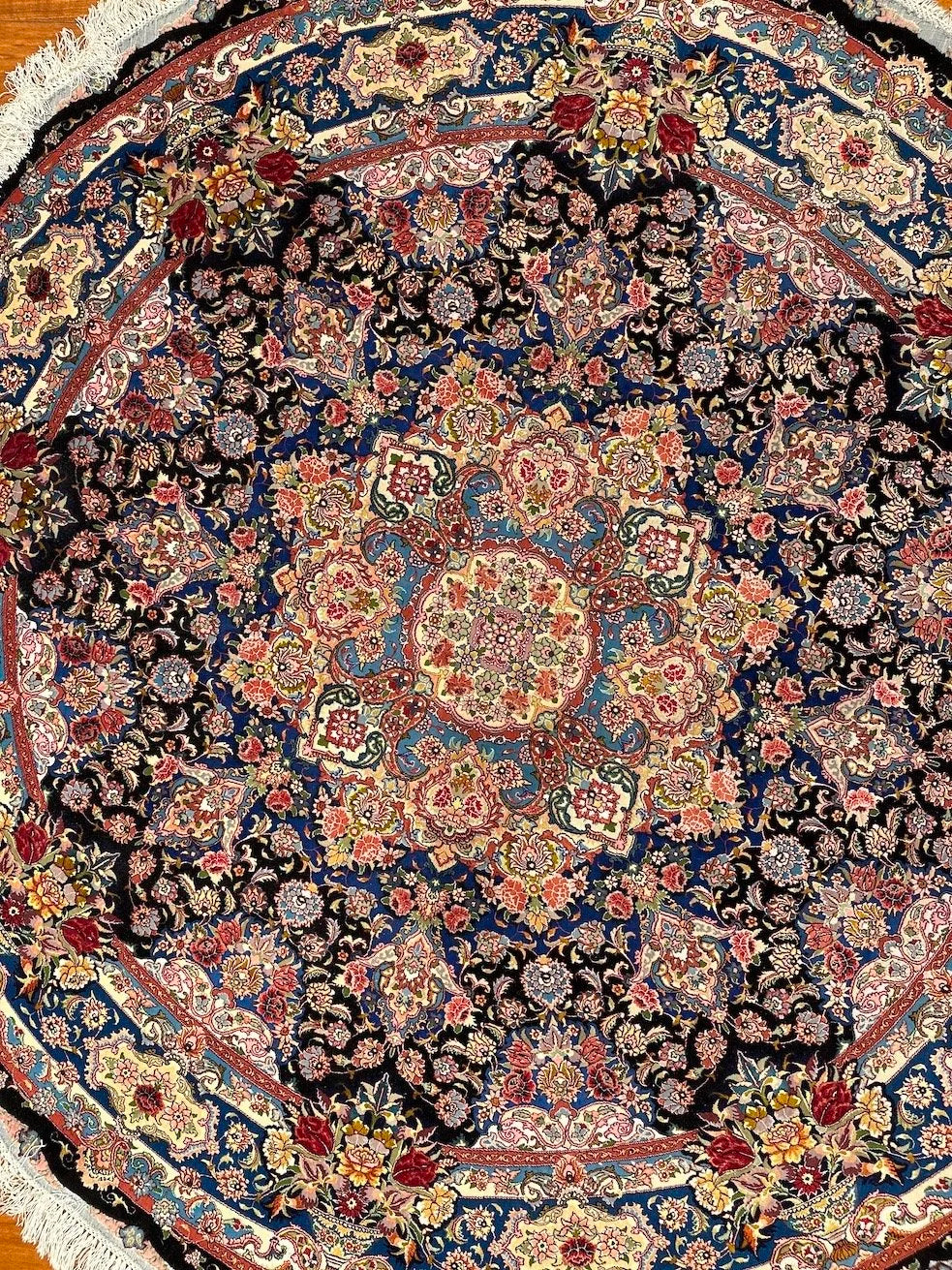 6'6"x6'6" Tabriz, Classic