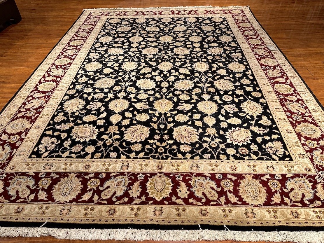 8'1"x11'3" Tabriz, Classic