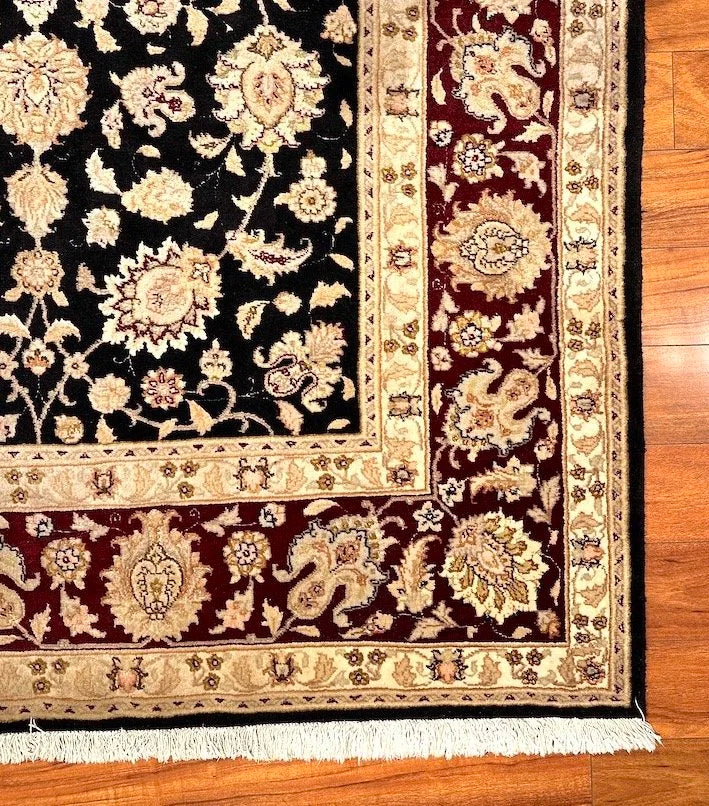8'1"x11'3" Tabriz, Classic