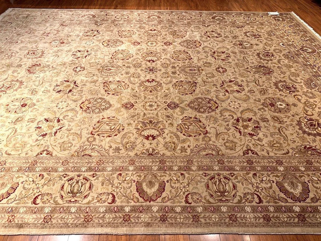 8'11"x12' Tabriz, Classic