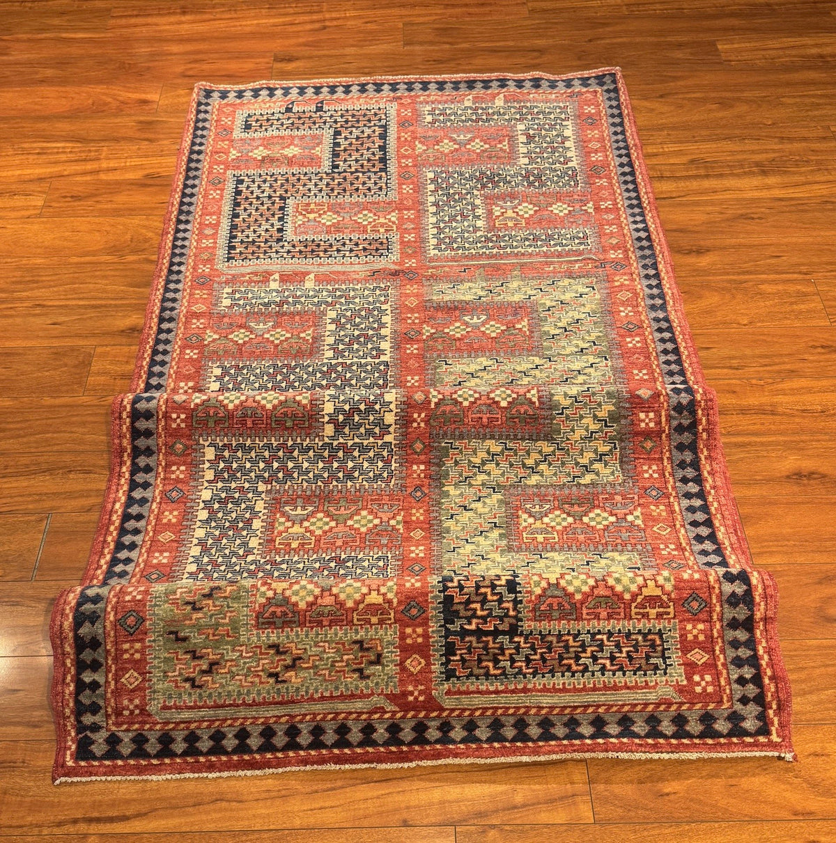 3'8"x11'3" Verneh, Tribal