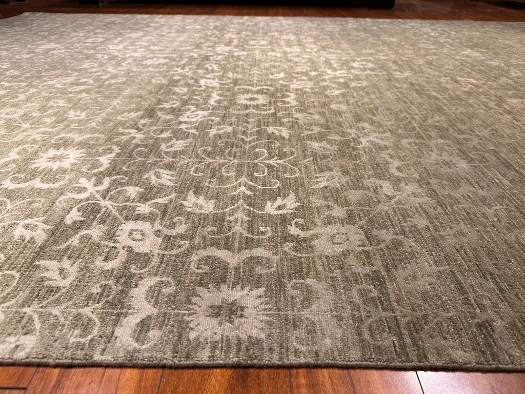 8'11"x11'11" Royal, Transitional