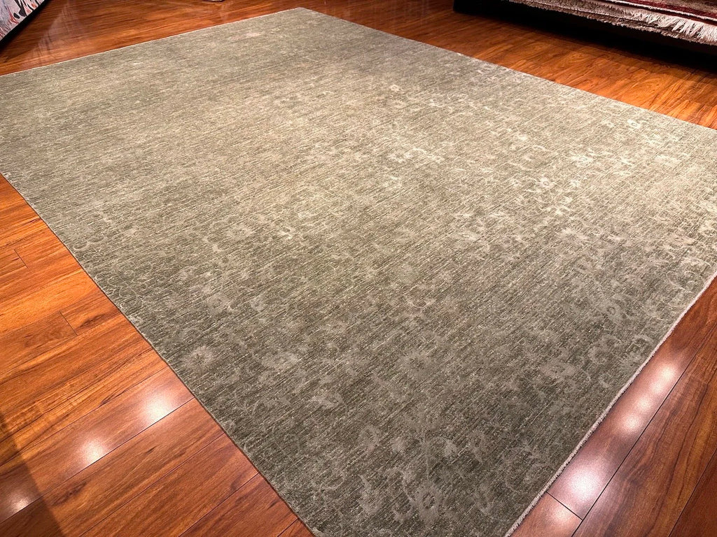8'11"x11'11" Royal, Transitional
