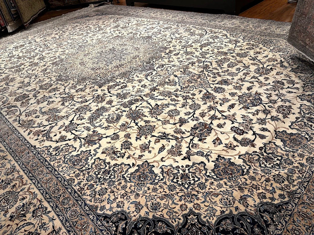 13'x20' Naein, Classic