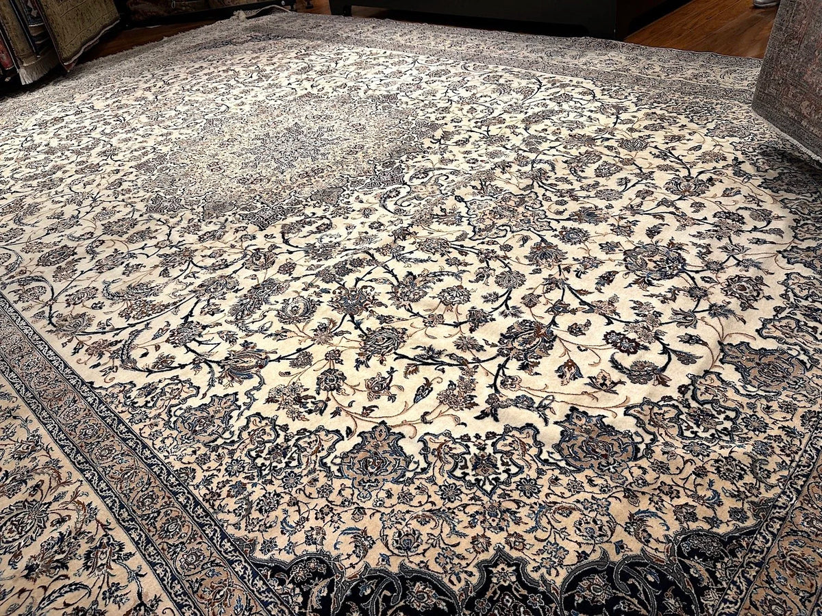 13'x20' Naein, Classic
