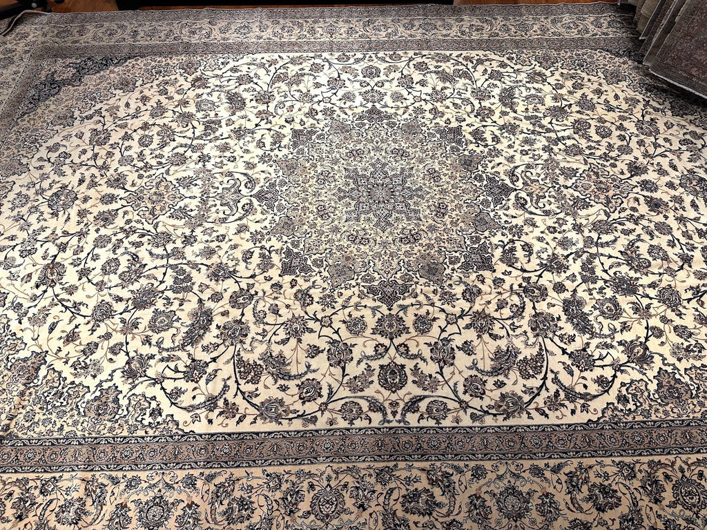 13'x20' Naein, Classic