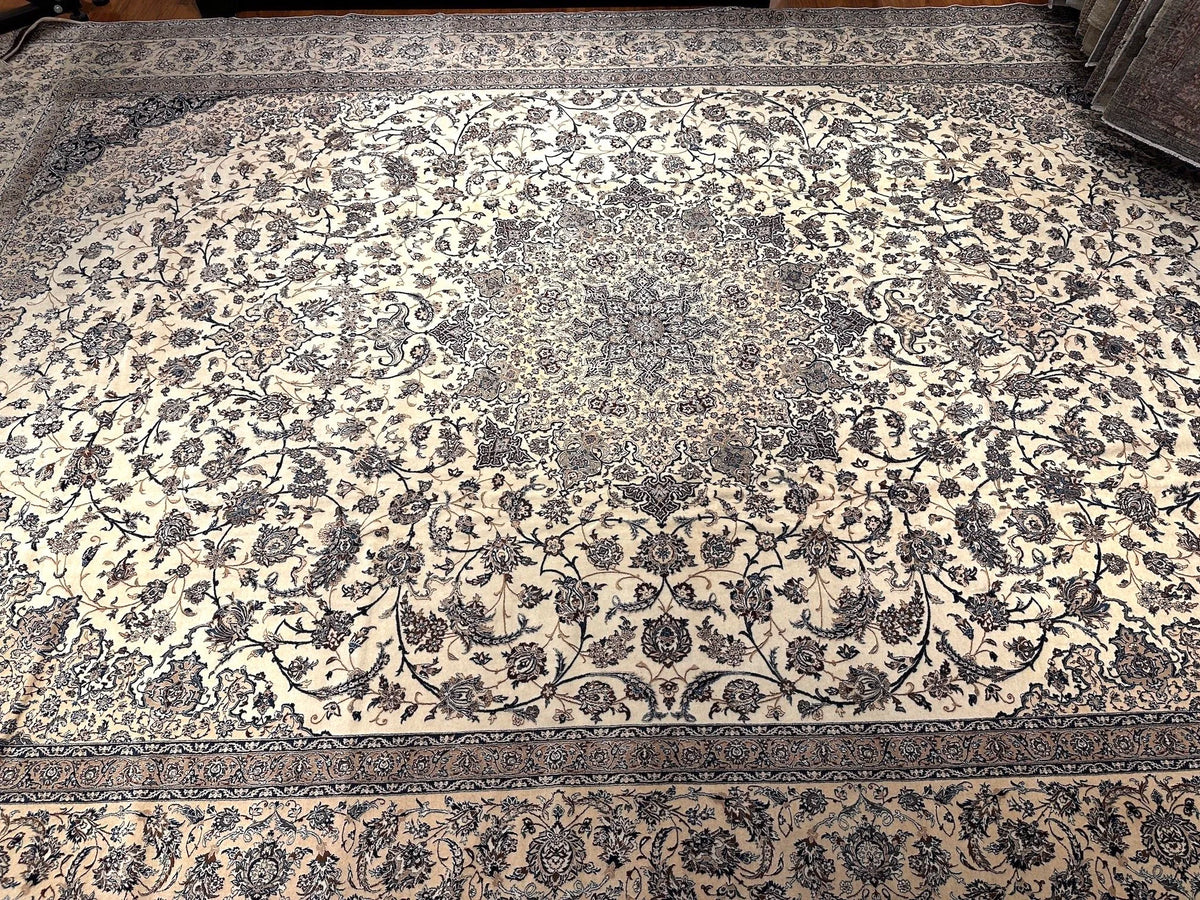 13'x20' Naein, Classic
