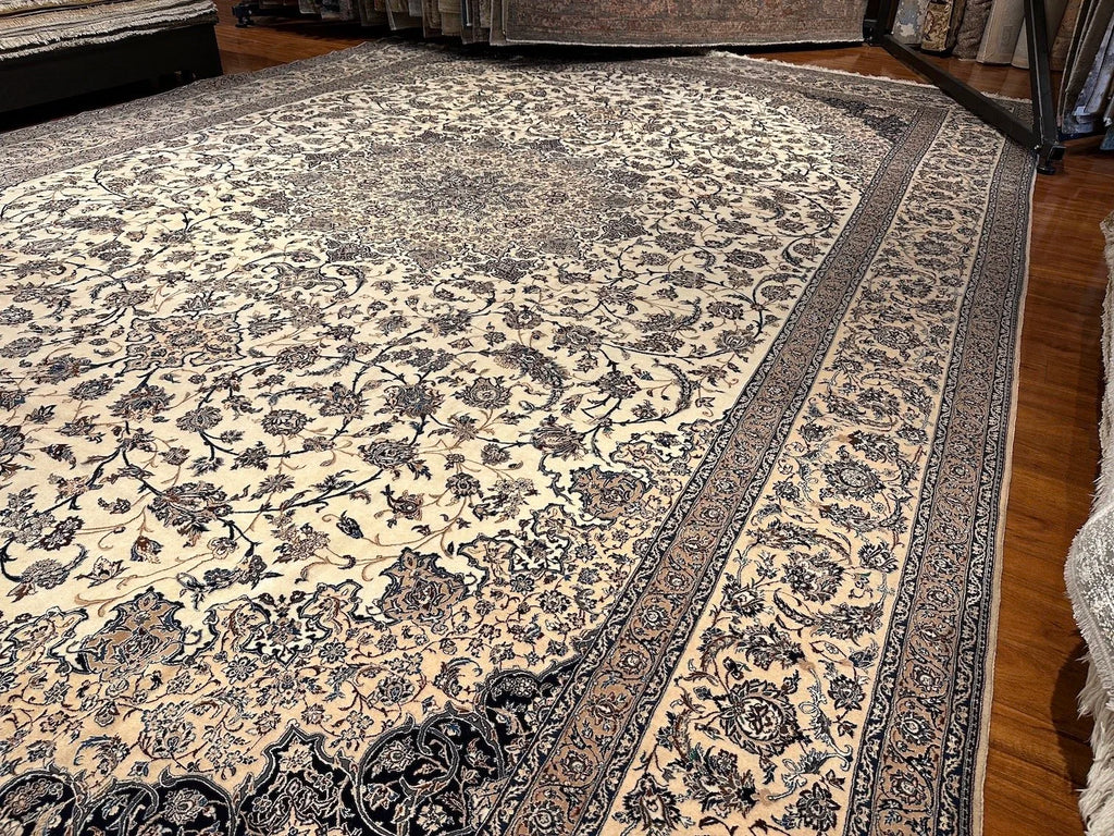 13'x20' Naein, Classic
