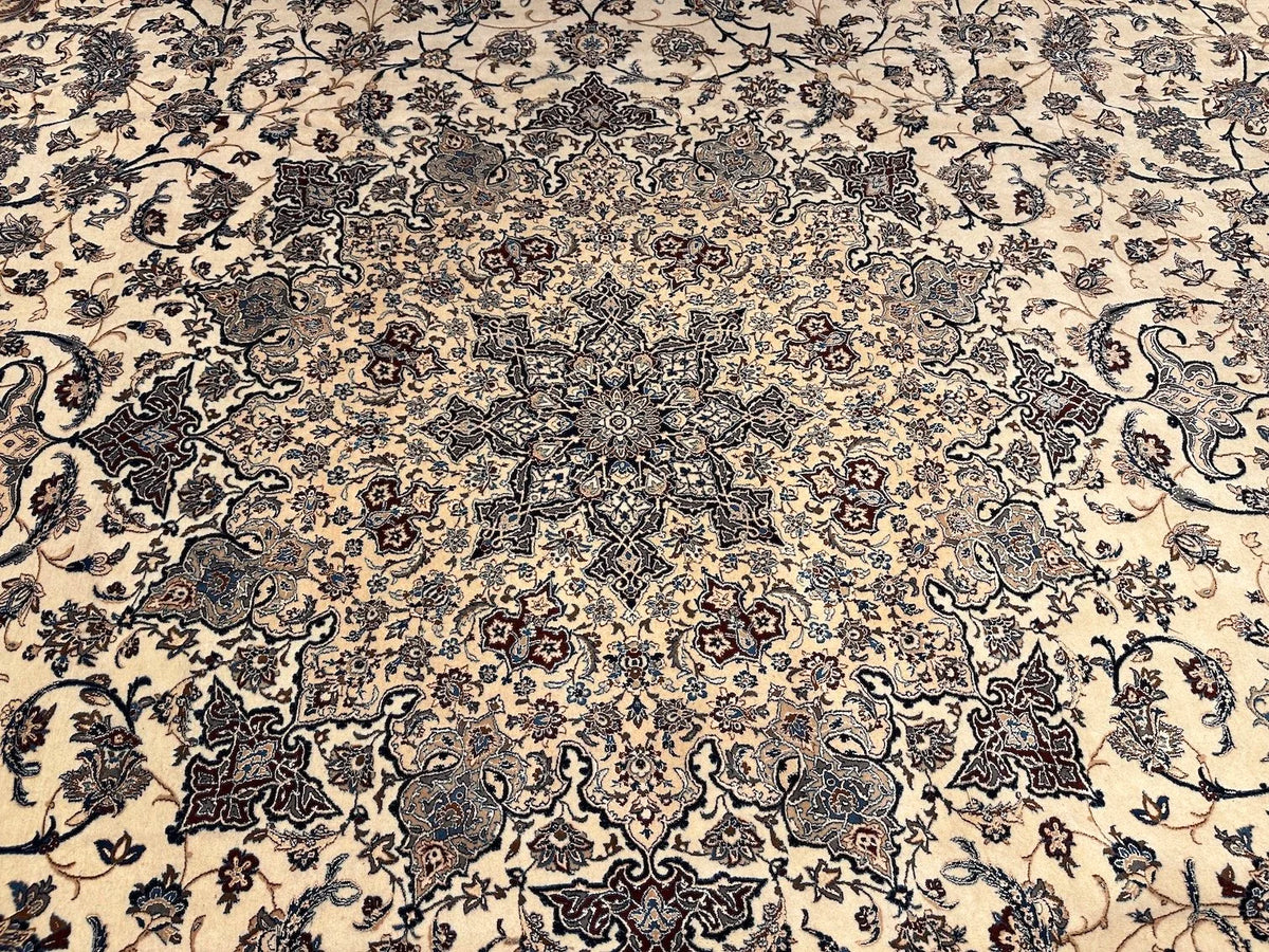 13'x20' Naein, Classic