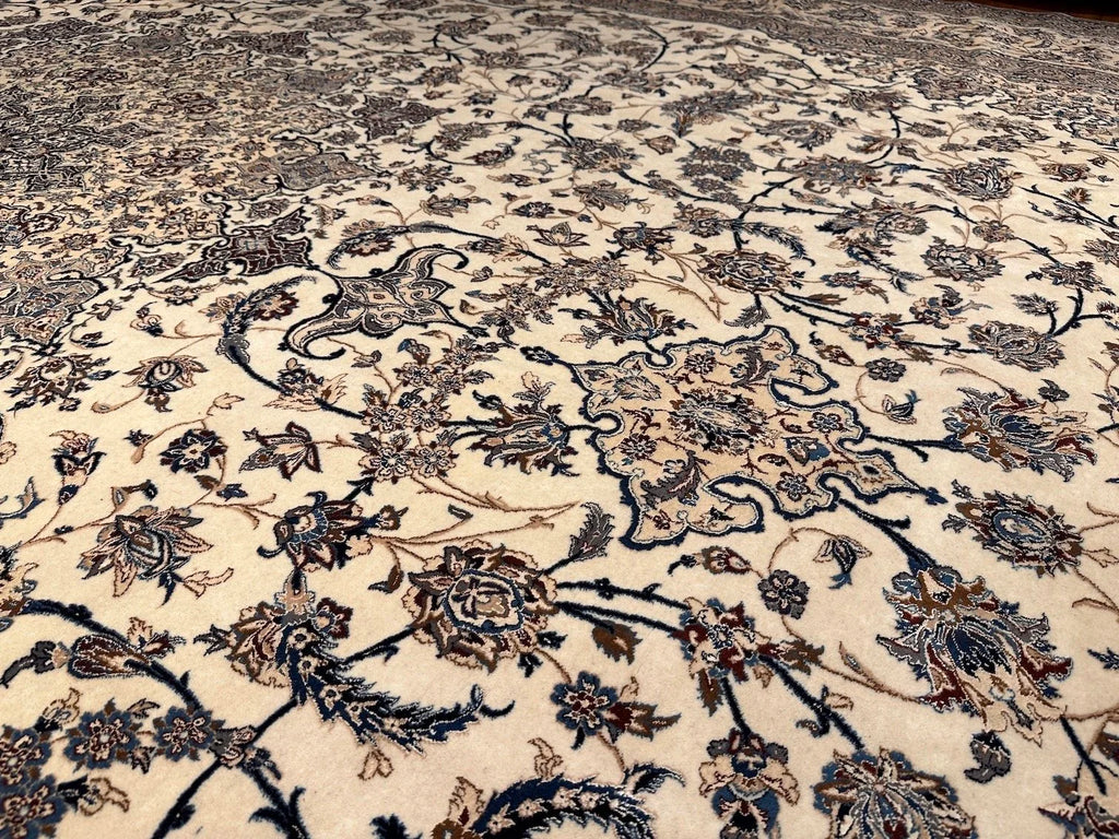 13'x20' Naein, Classic