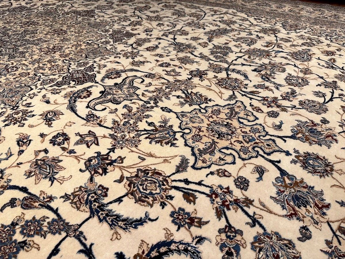13'x20' Naein, Classic