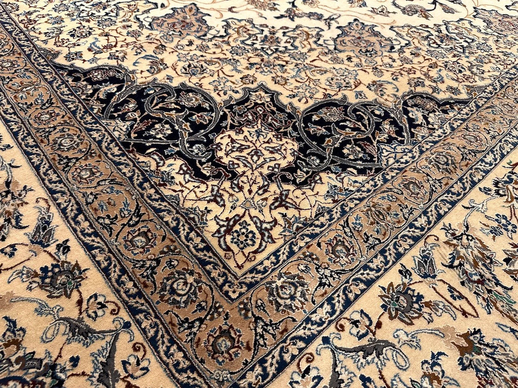 13'x20' Naein, Classic