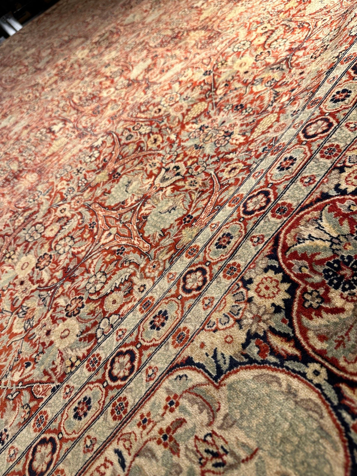 7'10"x9'10" Isfahan, Classic