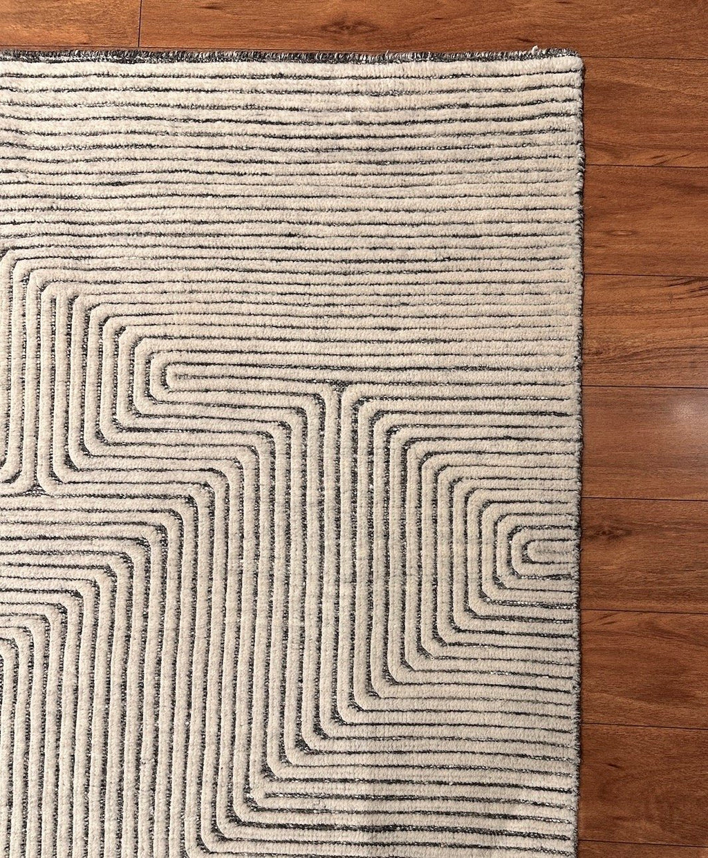 8'x10' Kai, Modern