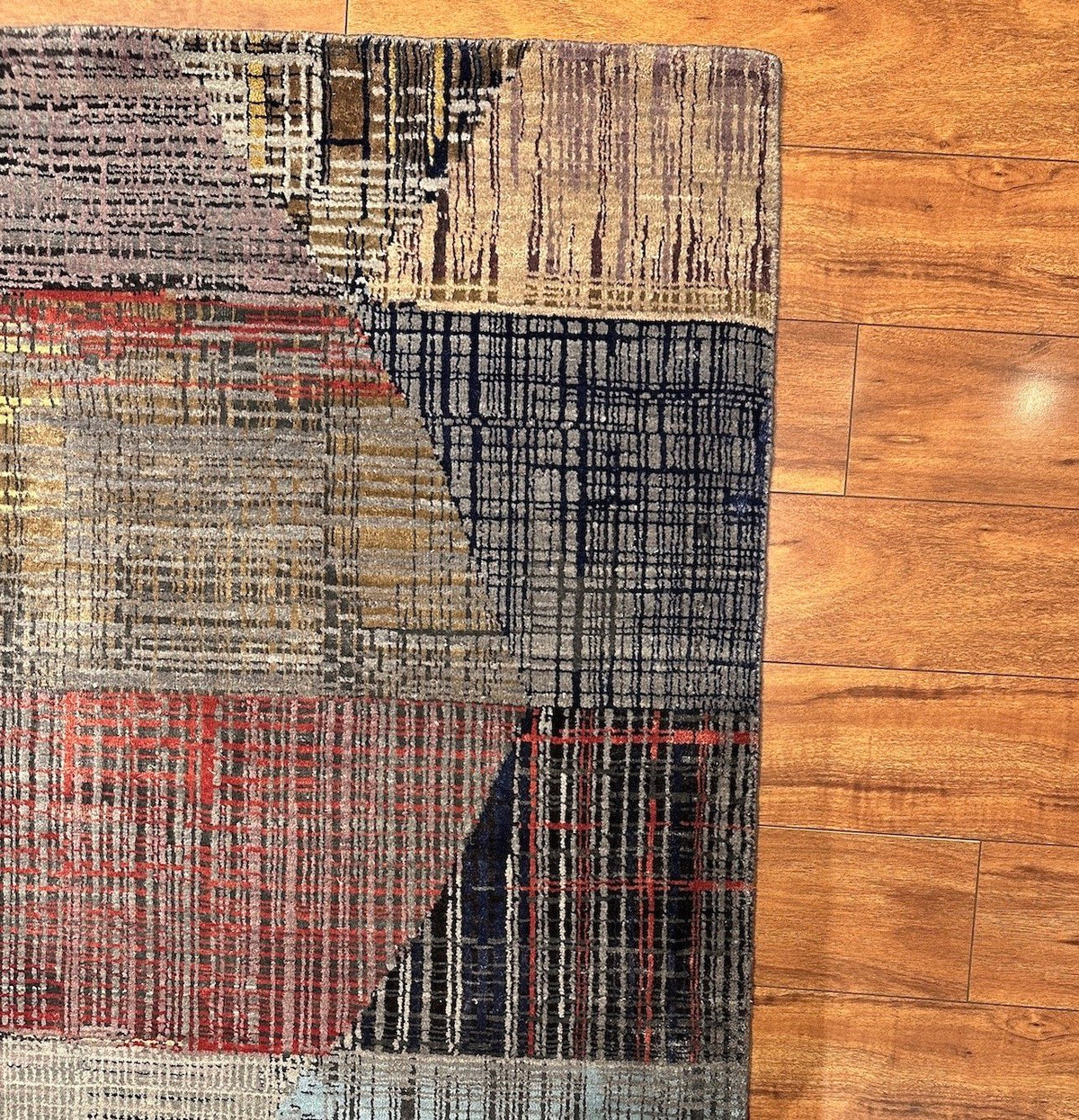 4'1"x5'11" Almas, Modern