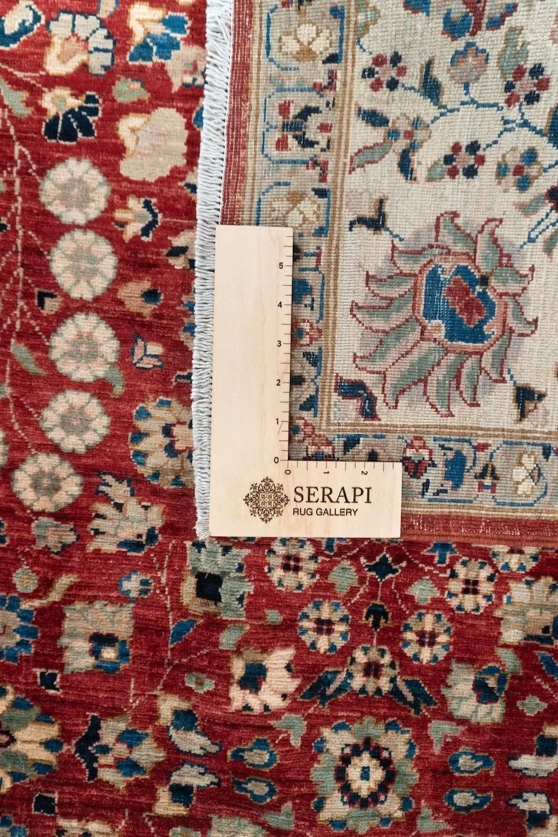 6'1"x9' Hereke, Classic