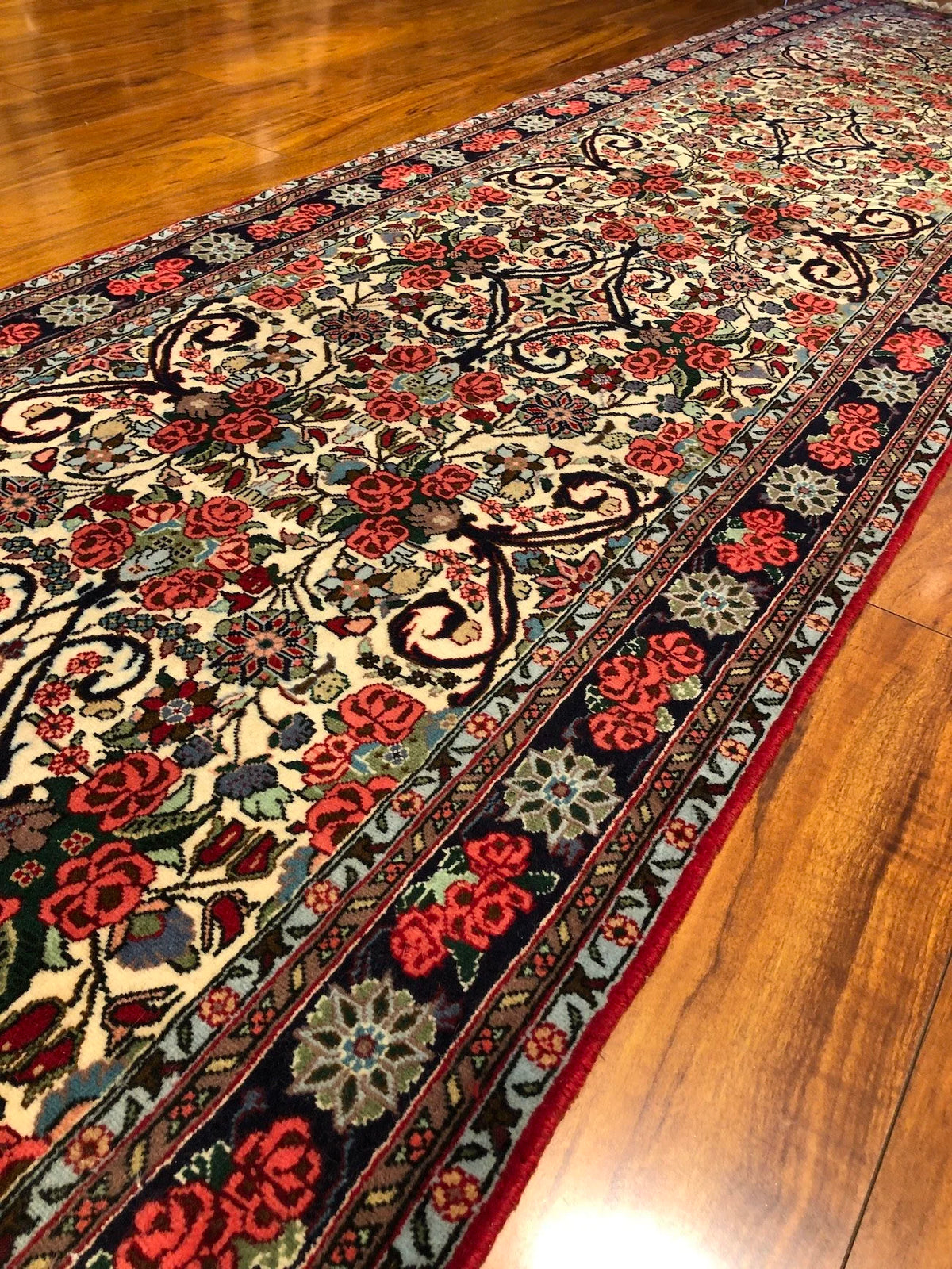 3'x12'5" Sarouk, Classic