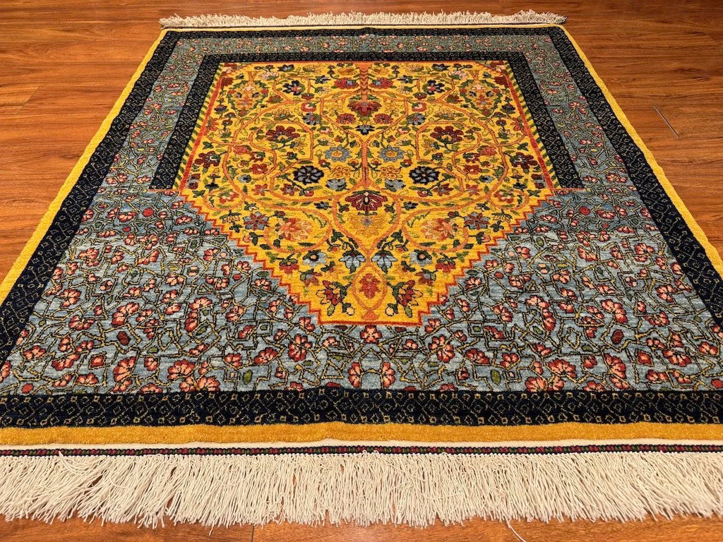 4'1"x4'5" Qashqaii, Tribal (Mehrab)