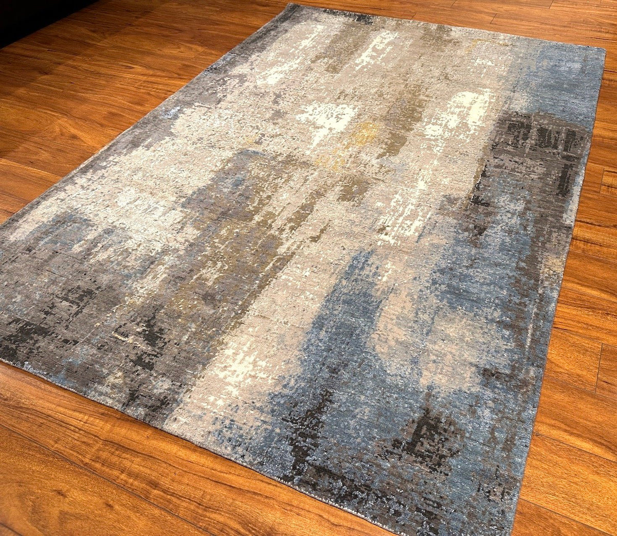 5'2"x7' Sabiri, Modern