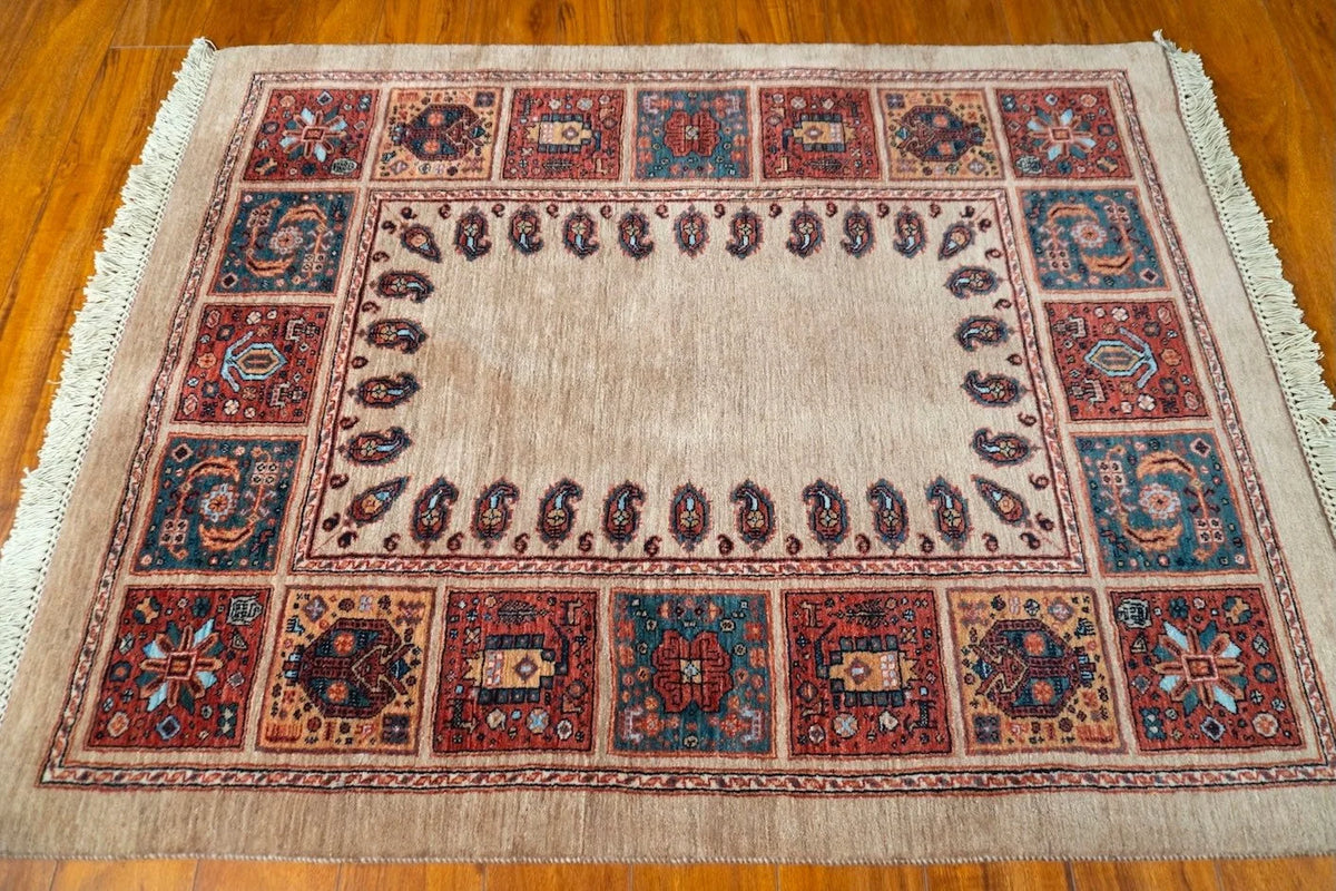 3'9"x4'10" Qashqaii, Tribal