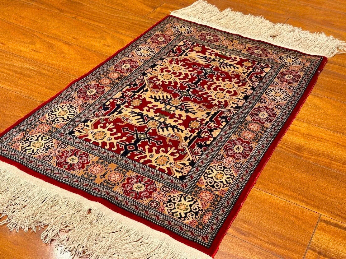 1'10 X 2' 9" Hereke, Classic
