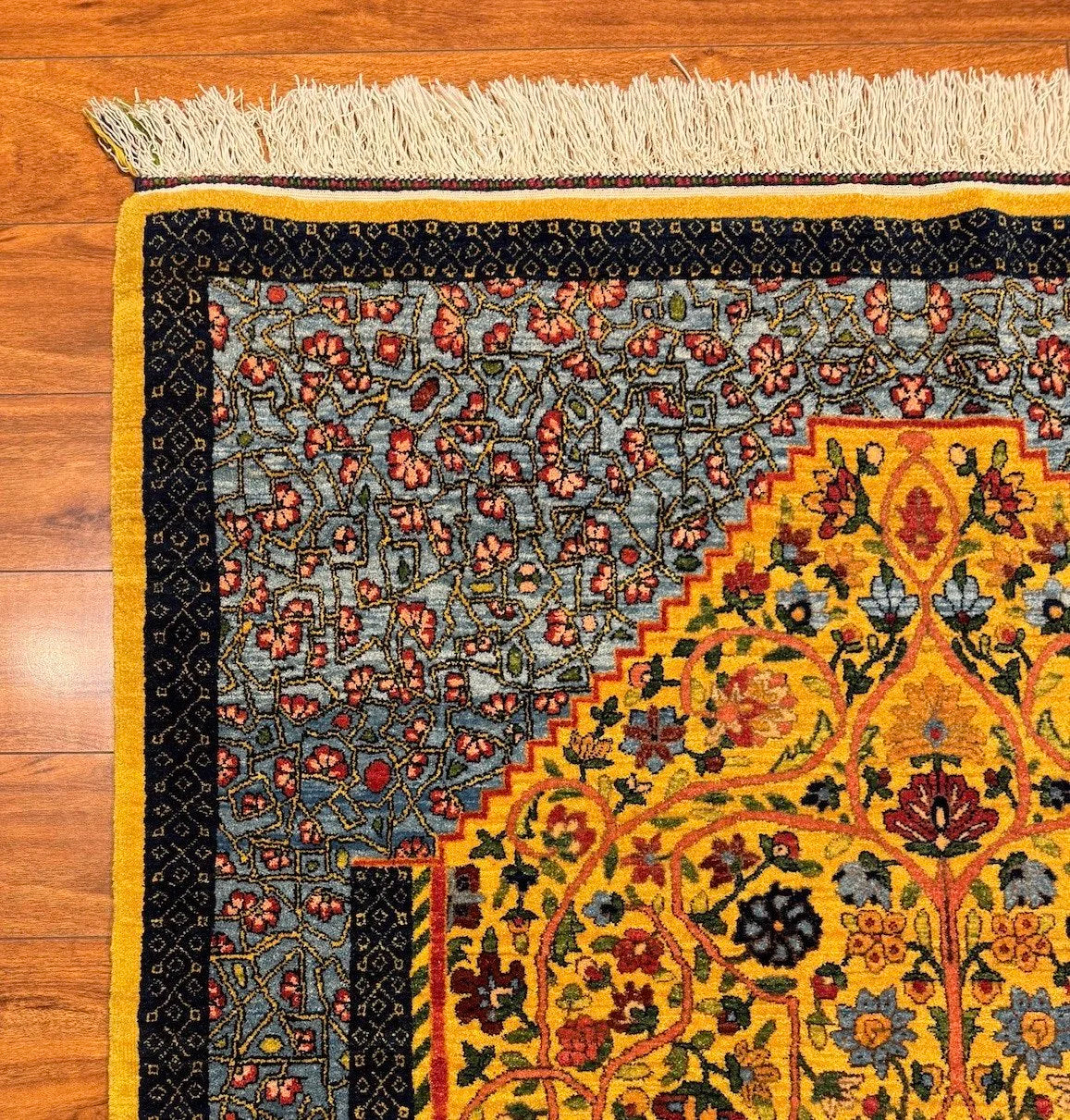 4'1"x4'5" Qashqaii, Tribal (Mehrab)