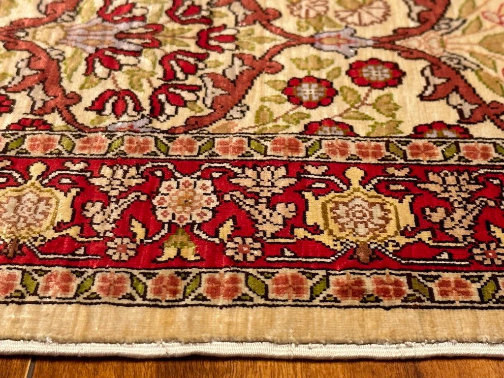 1' 6 X 2' 1"" Hereke, Antique