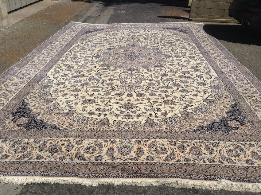 13'x20' Naein, Classic