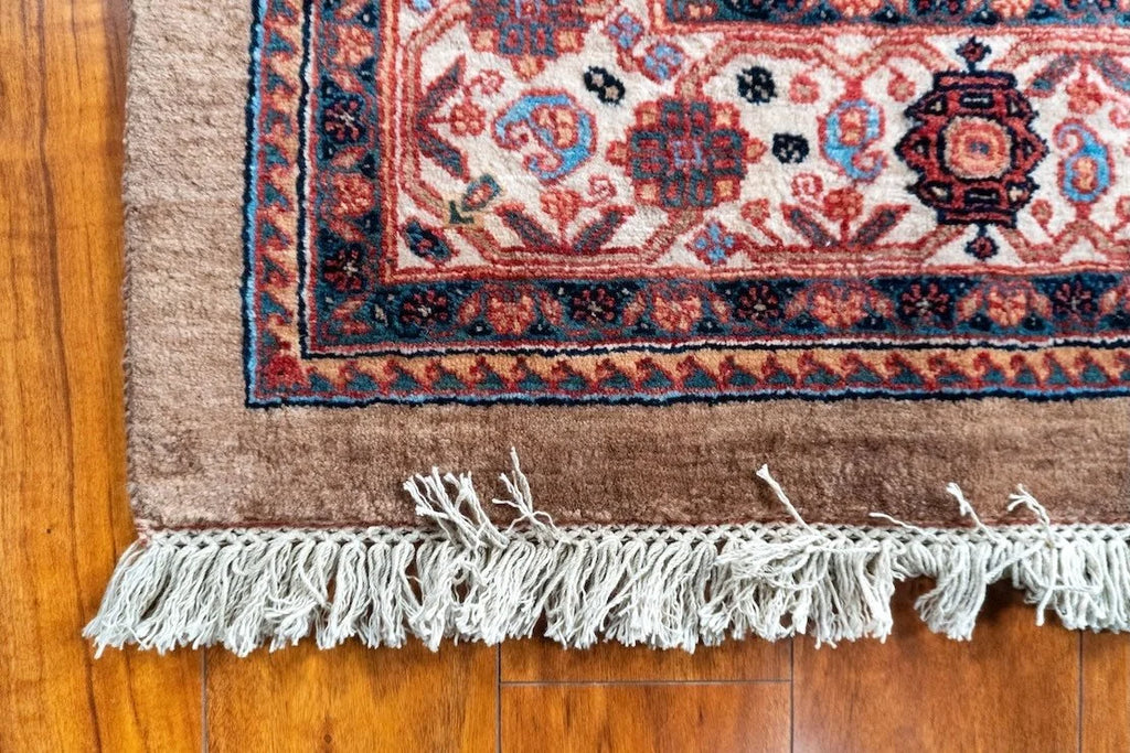 7'x9'7" Qashqaii, Tribal