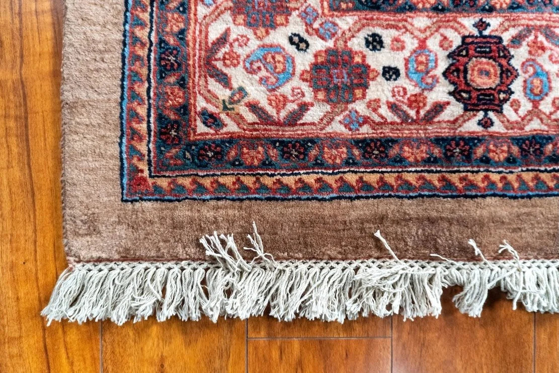 7'x9'7" Qashqaii, Tribal