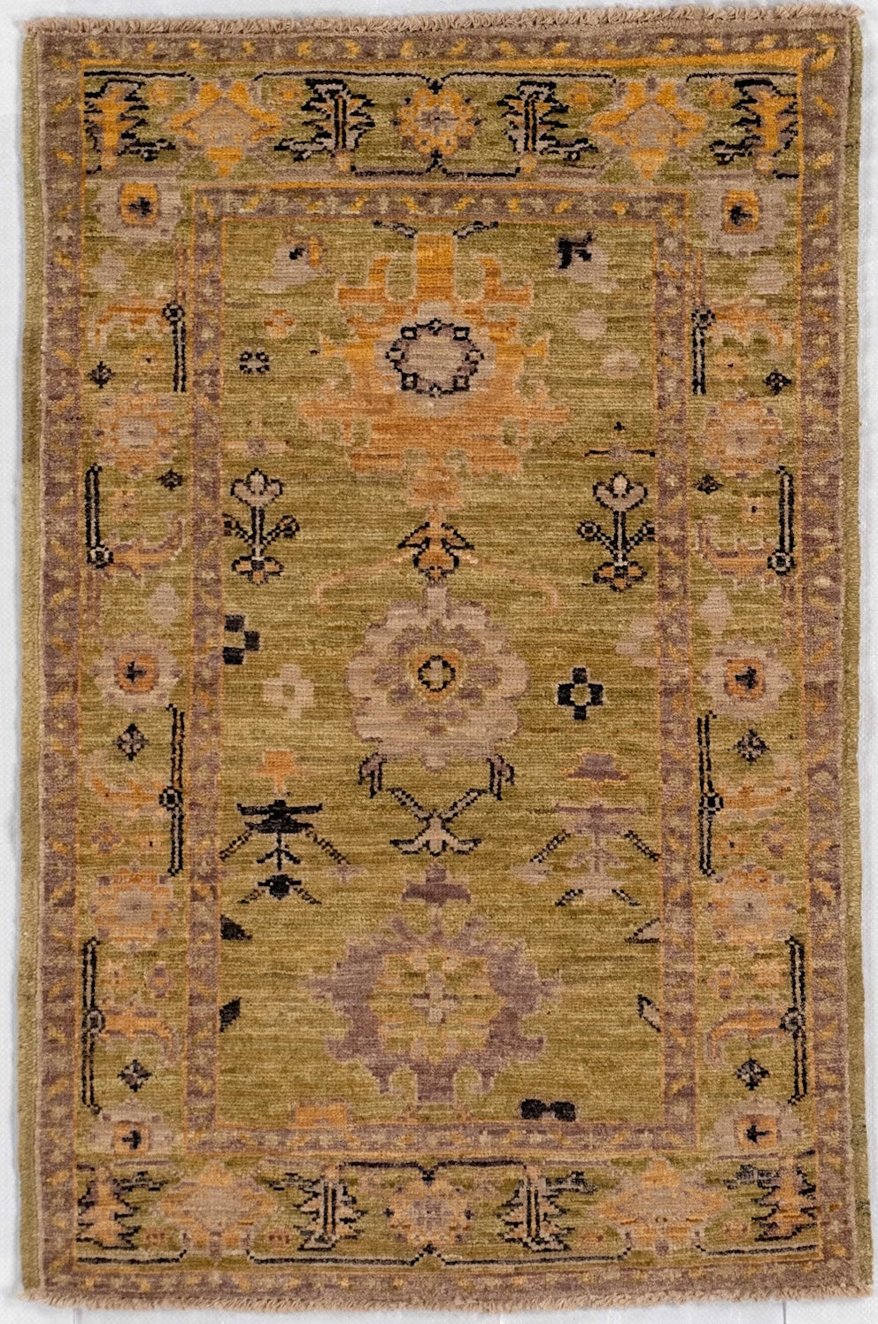2'1" x 3'2" Oushak, Classic