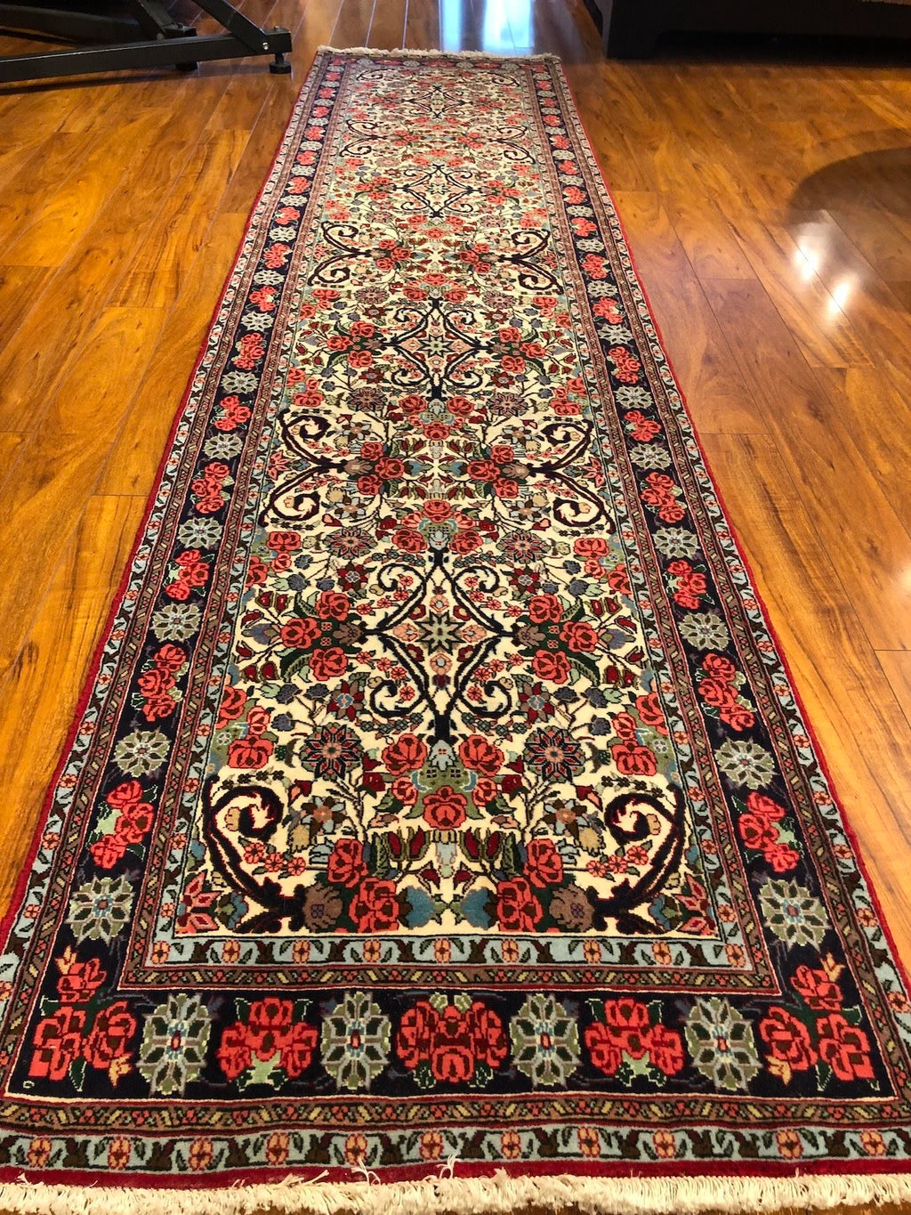 3'x12'5" Sarouk, Classic