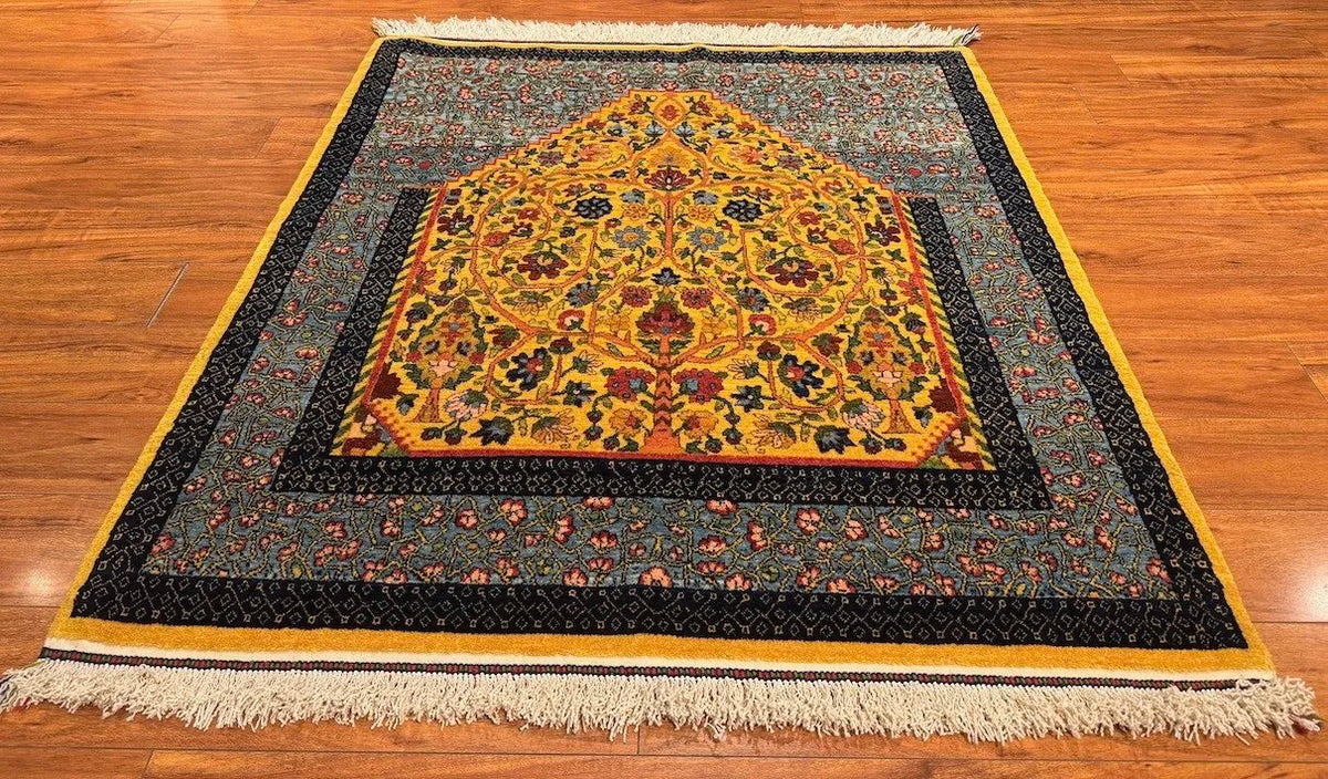 4'1"x4'5" Qashqaii, Tribal (Mehrab)