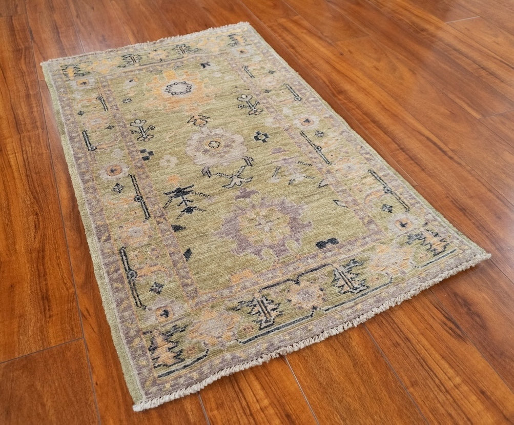 2'1" x 3'2" Oushak, Classic
