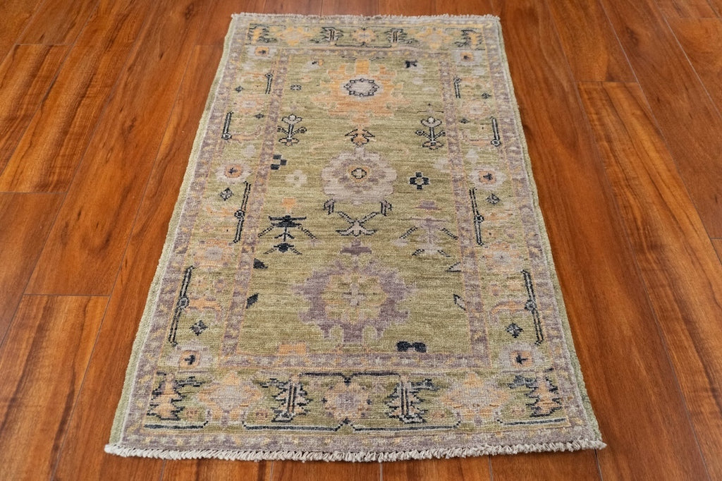 2'1" x 3'2" Oushak, Classic