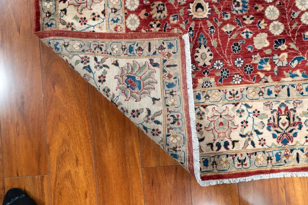 6'1"x9' Hereke, Classic
