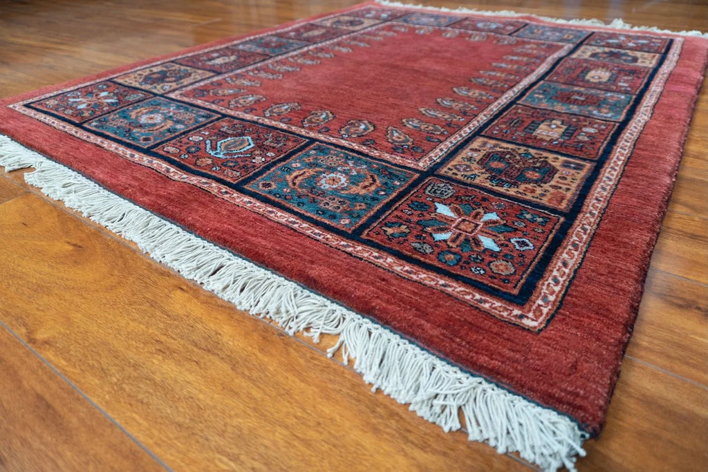 3'9"x4'7" Qashqaii, Tribal